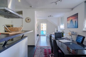 Dining - Modern Holiday Apartment "Konstanz City im Paradies" with Wi-Fi and Balcony (Konstanz)
