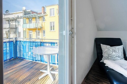 Moderne Ferienwohnung "Konstanz City im Paradies" mit WLAN und Balkon