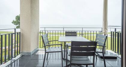 Brandneue Ferienwohnung " Arguna" direkt am Bodensee mit Seeblick