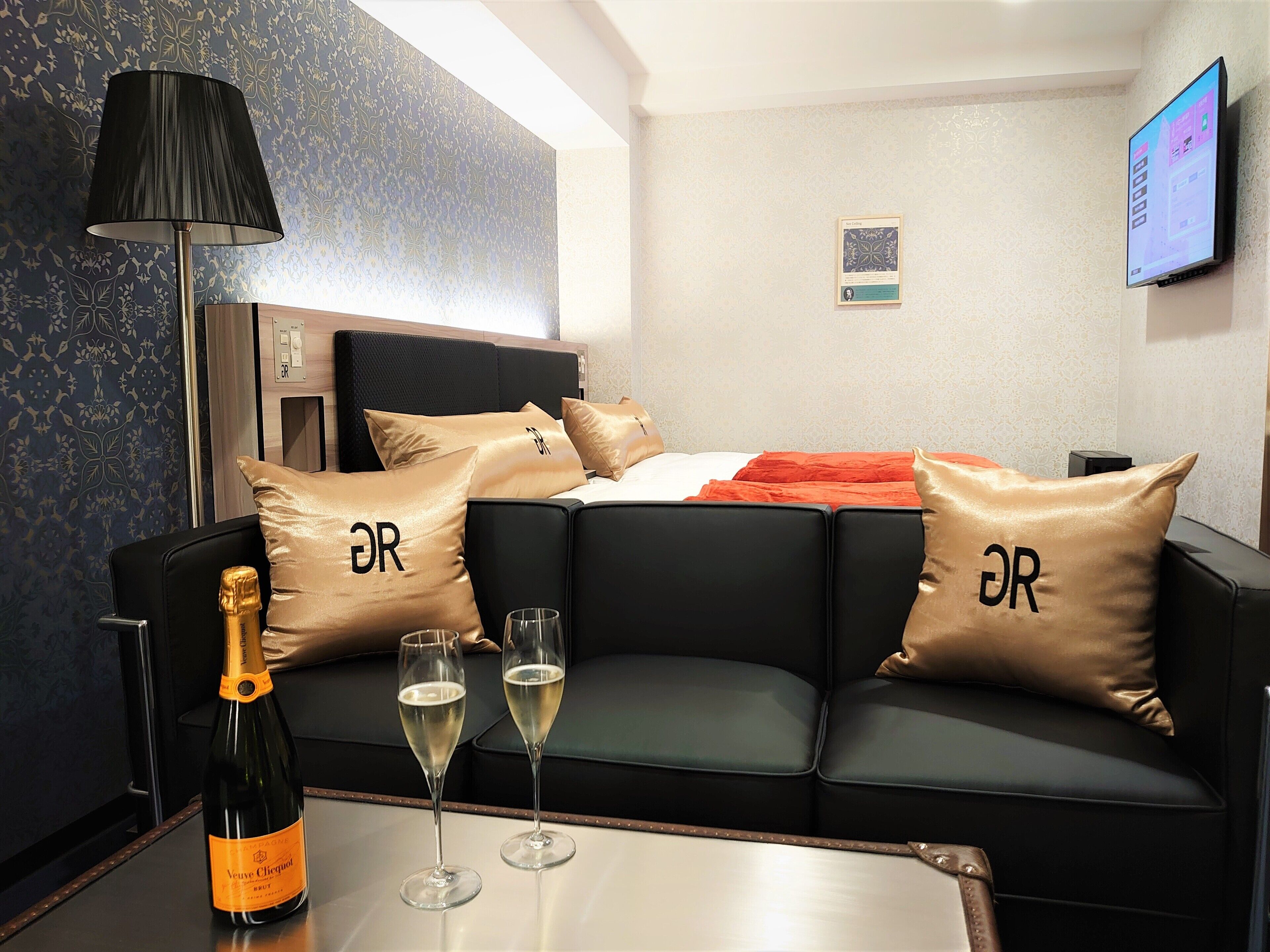 Premium Twin Room, Non Smoking (with 2 Semi Double Beds) | Gebar bulu kapas, langsir/tirai gelap terus, kalis bunyi, Wi-fi percuma 