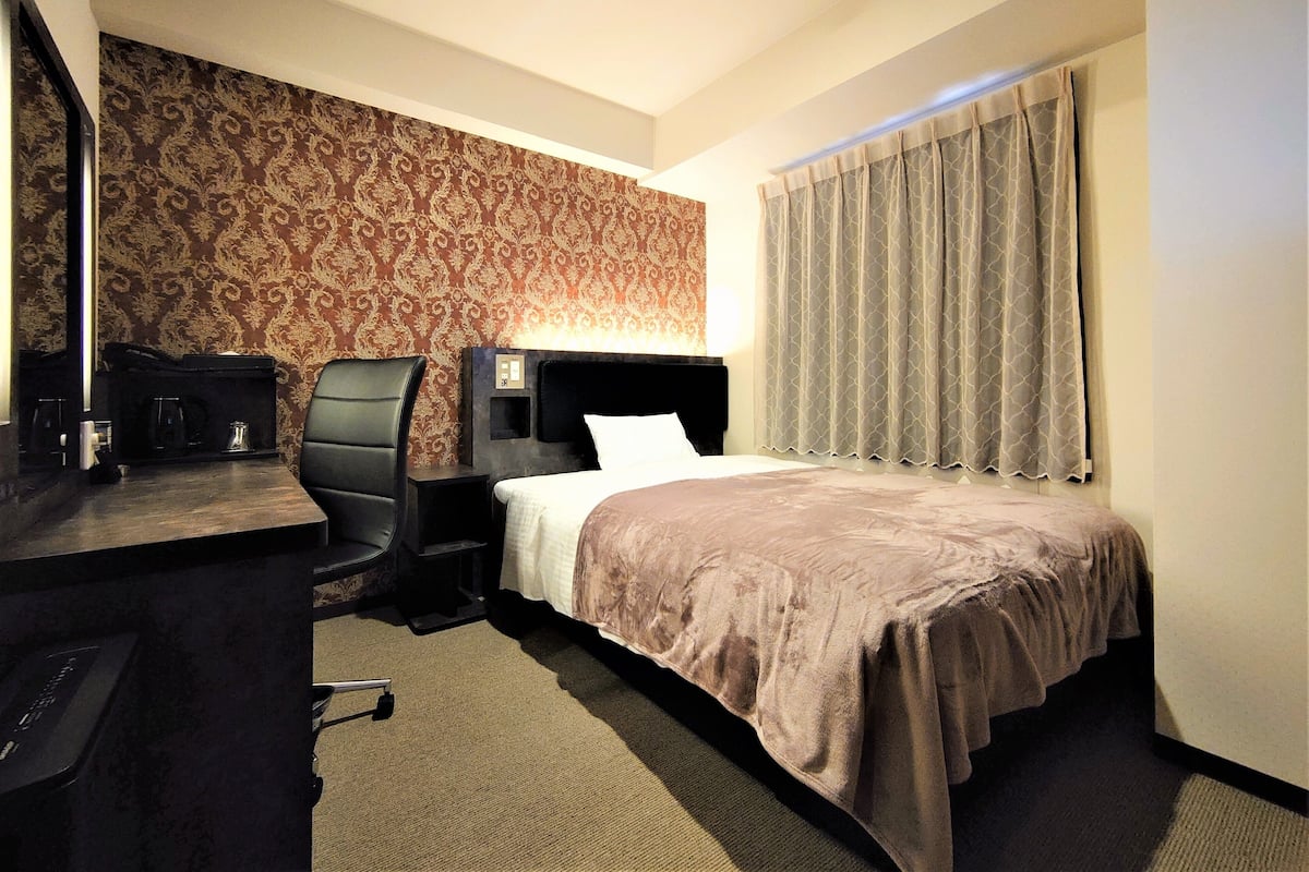 Down duvets, blackout curtains, soundproofing, free WiFi