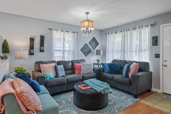 TV connectée, lecteur de DVD, livres, imprimantes