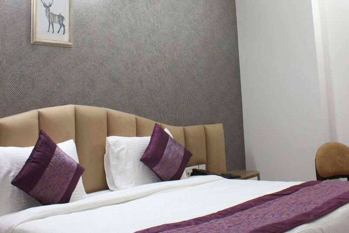 Deluxe Room | Desk, WiFi (free)