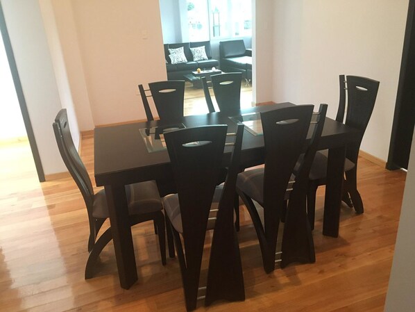 Free daily continental breakfast - Aparthotel Navarra (San Miguel de Salcedo)