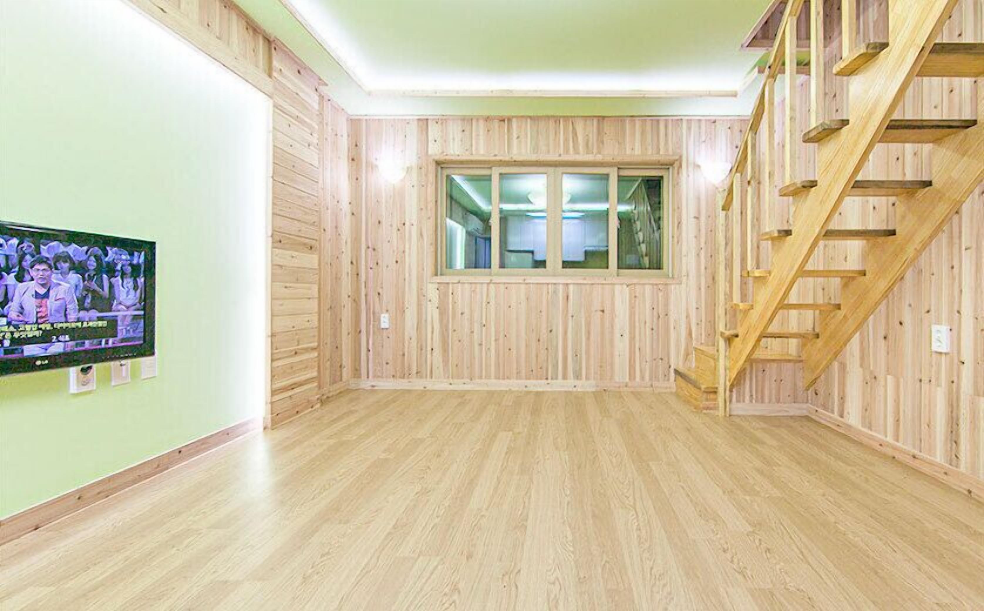 1 室のベッドルーム、WiFi (無料)