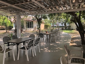 Outdoor dining - Greenway  Pool Villa Huahin  have 6 rooms ,24 singgle  beds (A. Huahin)