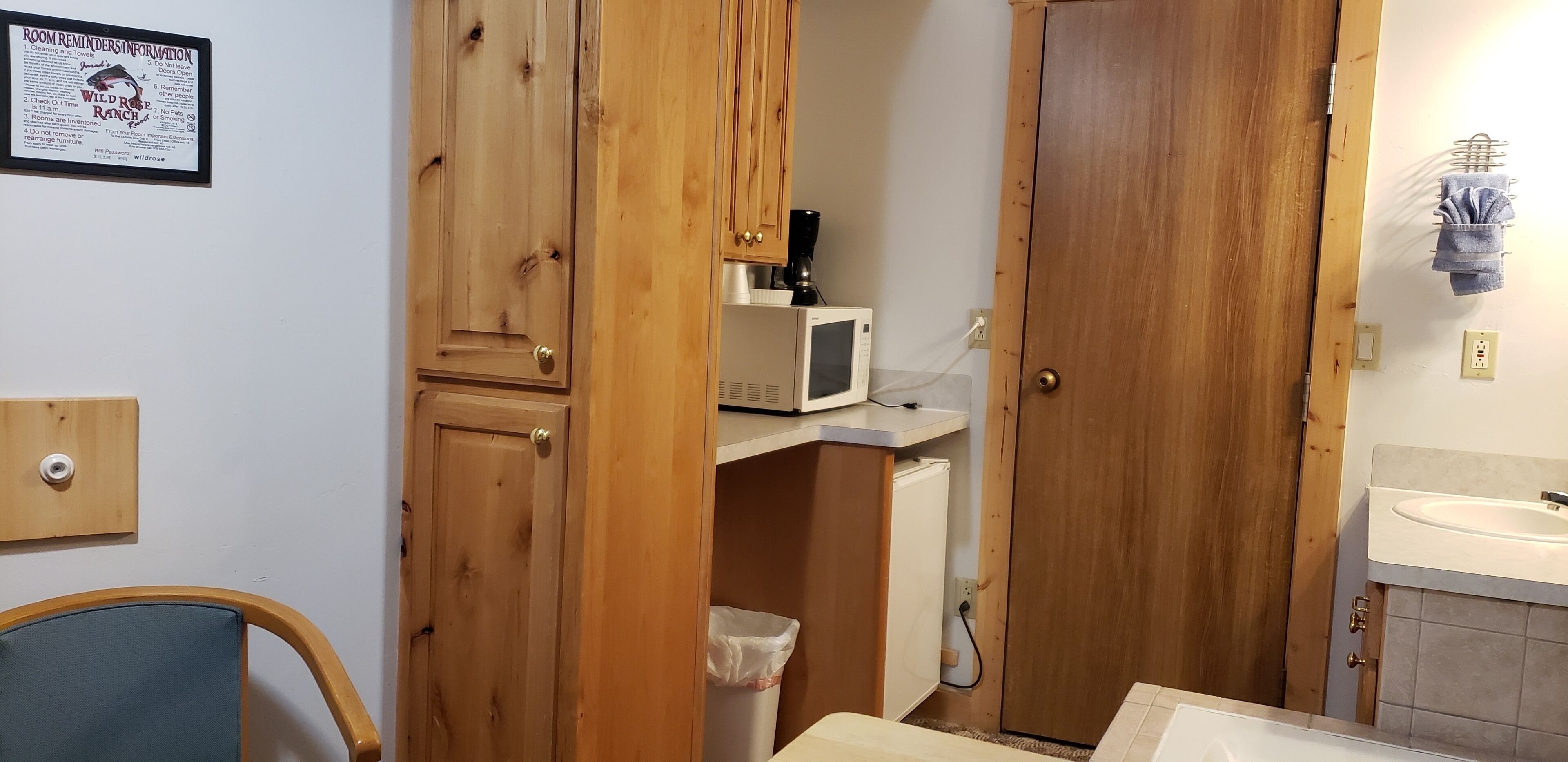 Unit 21 Hotel  Room near Yellowstone