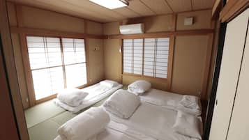 Private Vacation Home | 1 bedroom, desk, iron/ironing board, free WiFi