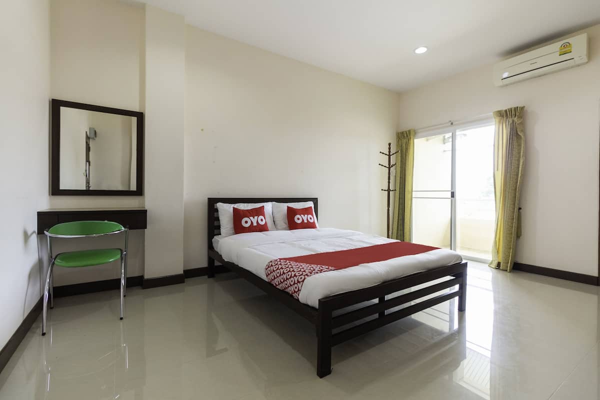 Superior Double Room | Desk, free WiFi, bed sheets