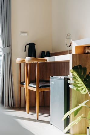 Quarto quádruplo standard (A) | Escrivaninha, cortinas blackout, Wi-Fi de cortesia, roupa de cama