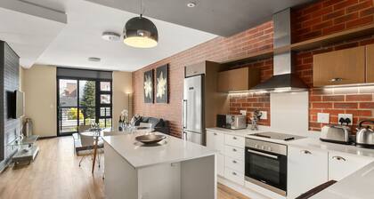 Easy Stay - The Vantage