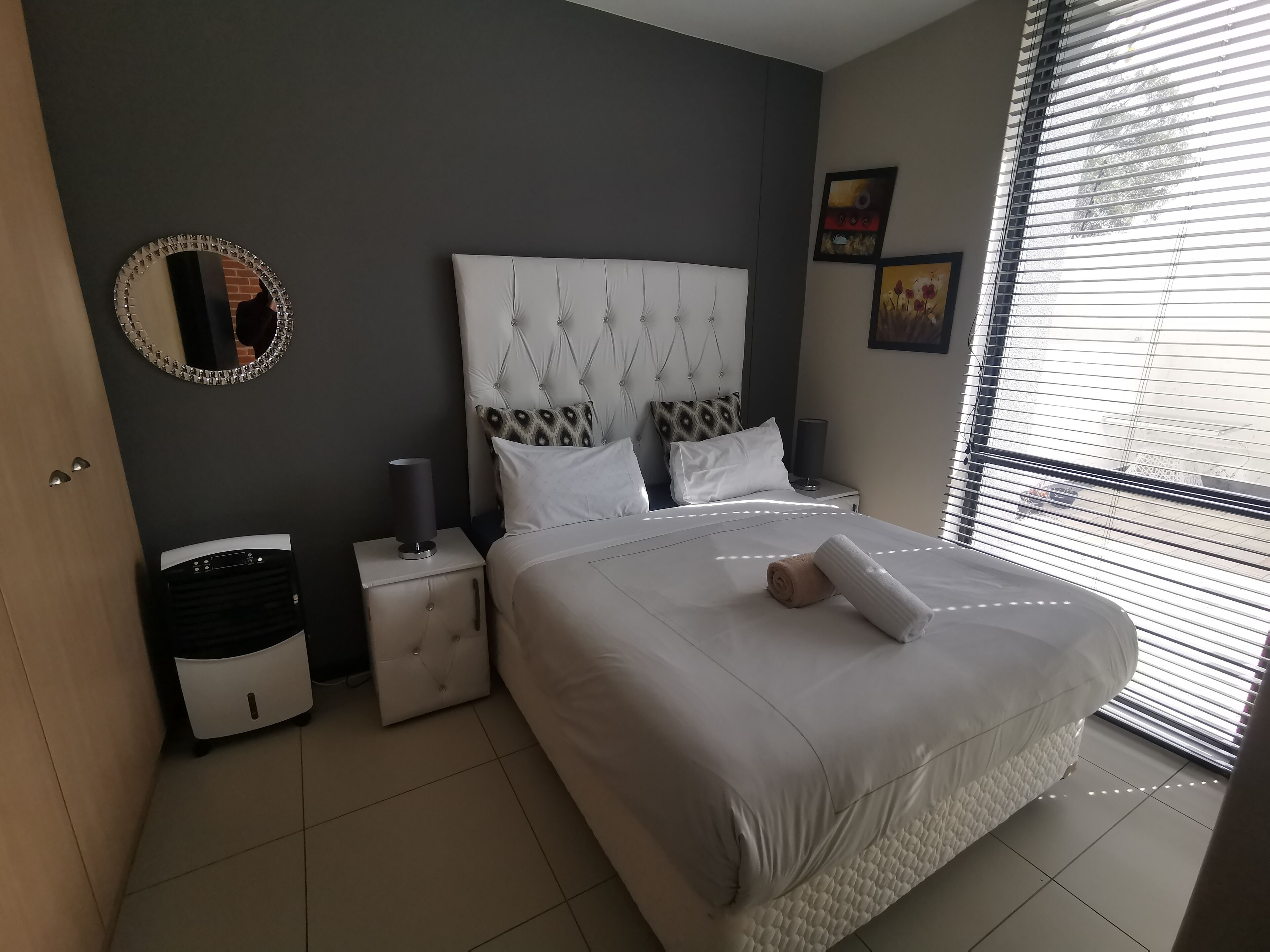 Apartemen Standar | Setrika/meja setrika, Wi-Fi gratis, dan seprai linen