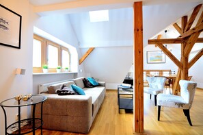 Apartamento | Sala de estar | TV de tela plana 40 polegadas com canais digitais, TV