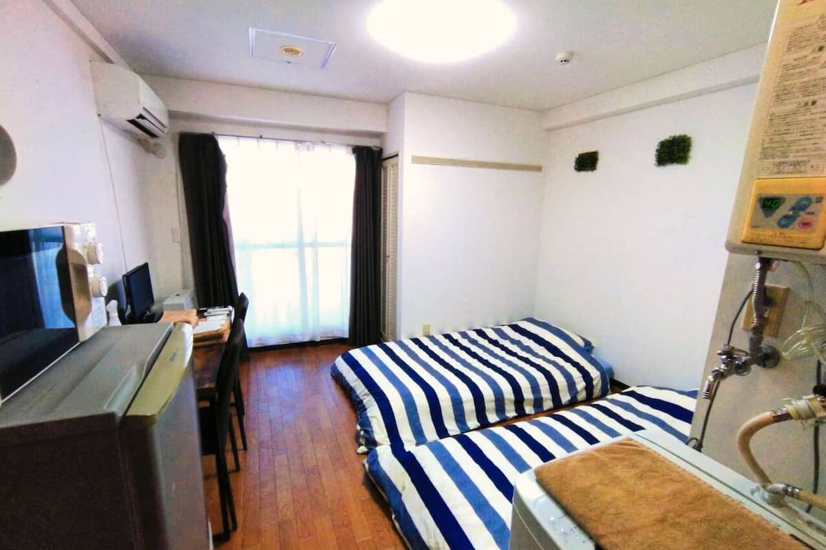 Room (806) | WiFi, bed sheets