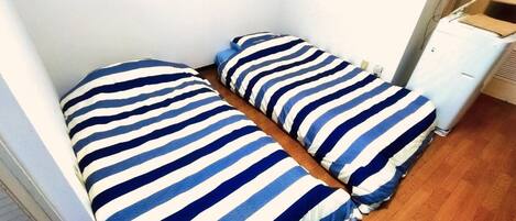 Room (806) | WiFi, bed sheets