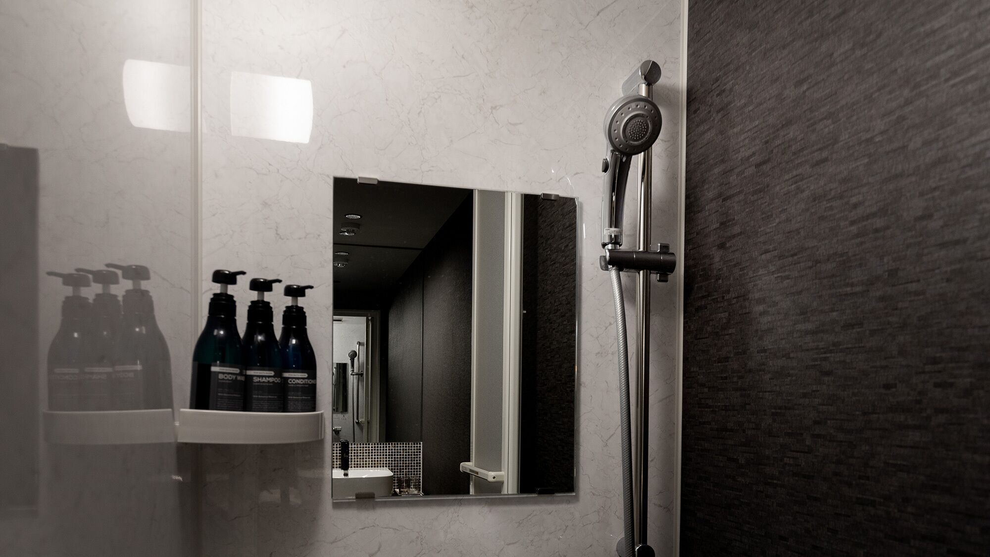 Dusche im Bad