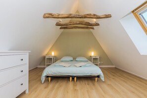 4 chambres, lit parapluie, Wi-Fi, draps fournis