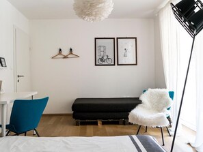 3 bedrooms, desk, iron/ironing board, travel cot