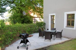 Apartment, eigenes Bad, Gartenblick (Fewo Pfarrhaus Maxen) | Außenbereich