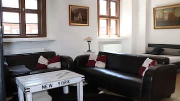 Apartment, Private Bathroom, Garden View (Fewo Pfarrhaus Maxen) | Lounge