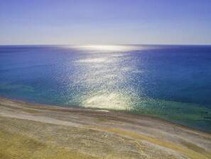 Beach nearby, sun-loungers, beach towels