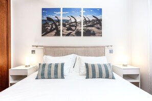 4 chambres, coffres-forts dans les chambres, bureau