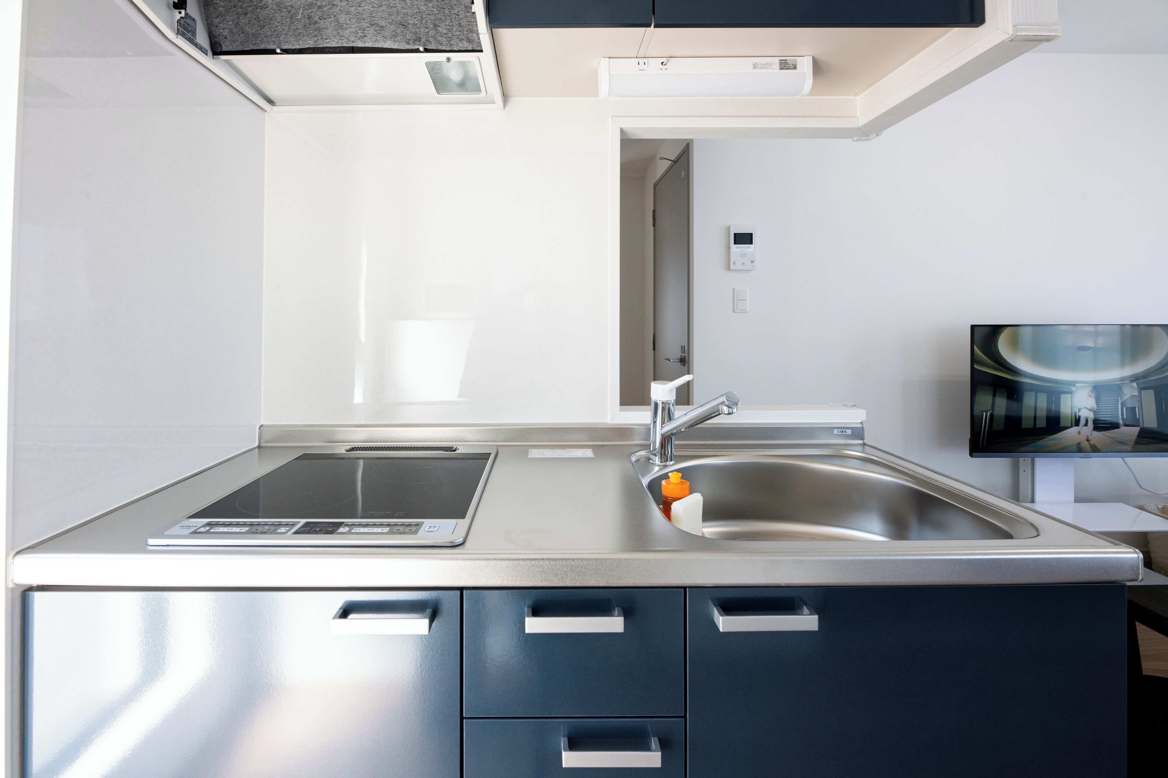 Apartment | Private kitchenette | Fridge, microwave, stovetop, electric kettle