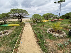 BeachLodge 2 | Garden view - Beach Lodge 2 & Private Beach (Onna)