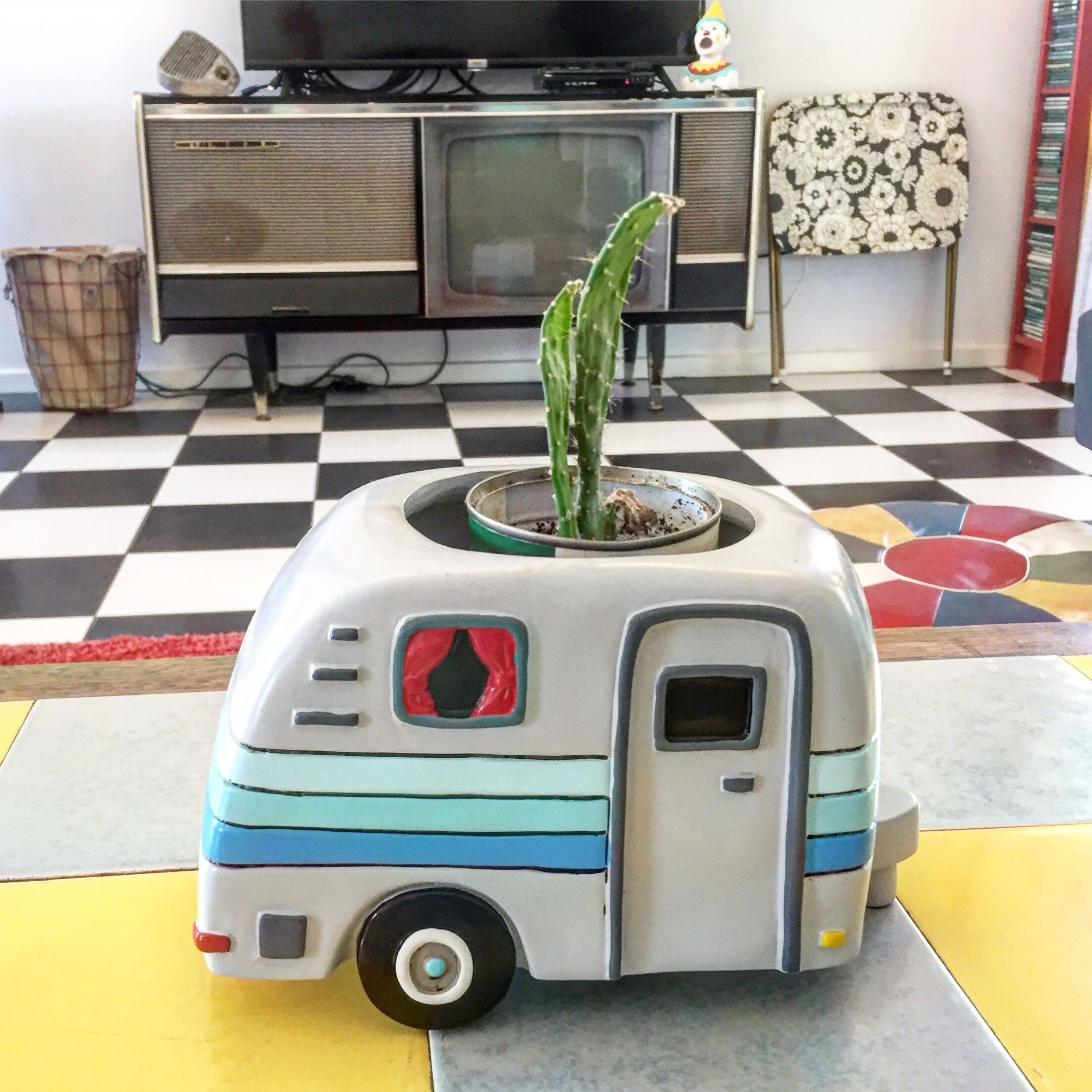 Funky Retro Pad near Hot Springs