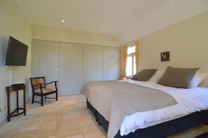 House | 9 bedrooms, individually furnished, iron/ironing board, bed sheets - Spacious Holiday Home in Rekken With Hot Tub (Rekken)