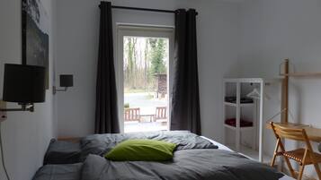 House | 4 bedrooms, individually furnished, iron/ironing board, bed sheets