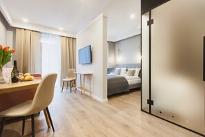 Design Apartment | Living room | 40-inch flat-screen TV with cable channels, TV - City Break Atelier Praga (Warsaw)