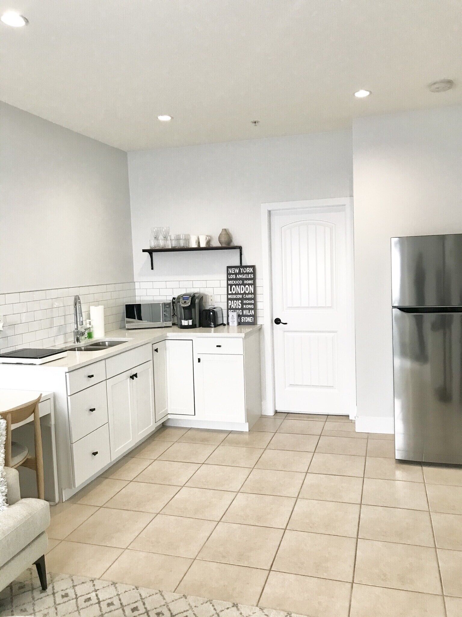 Modern immaculate suite in beautiful Vancouver