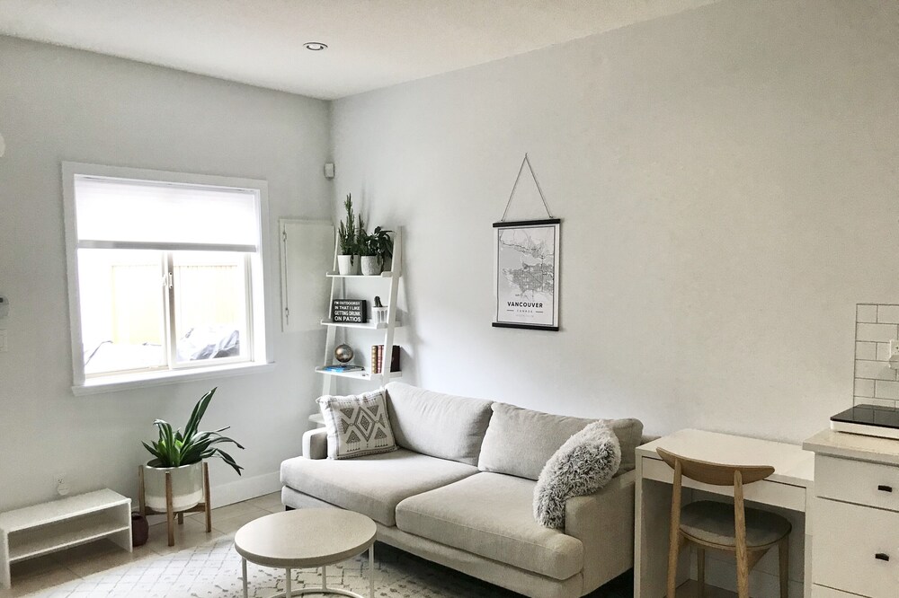 Modern immaculate suite in beautiful Vancouver