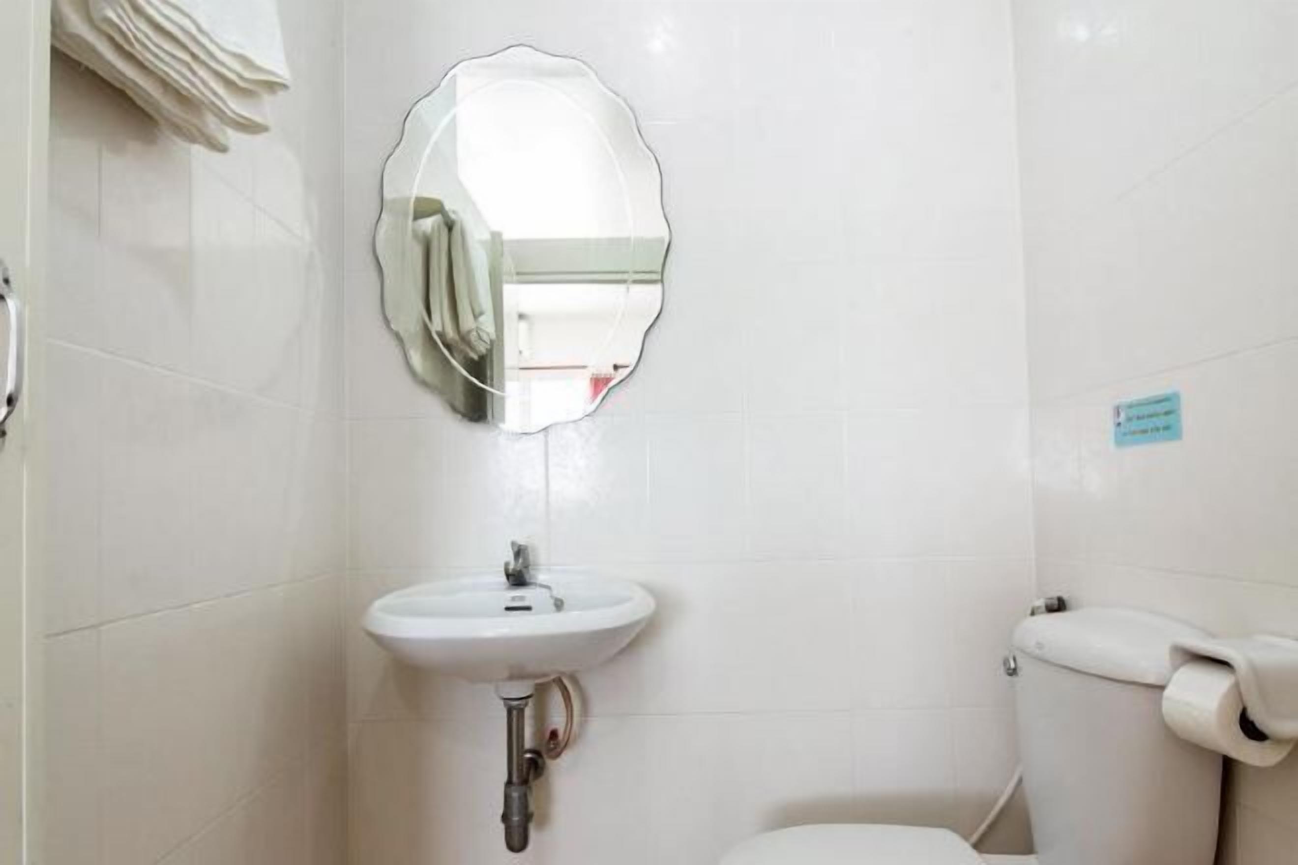 Bathroom | Shower, towels, soap, shampoo