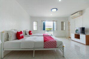 Habitación estándar con 2 camas individuales | Escritorio, wifi gratis y ropa de cama 