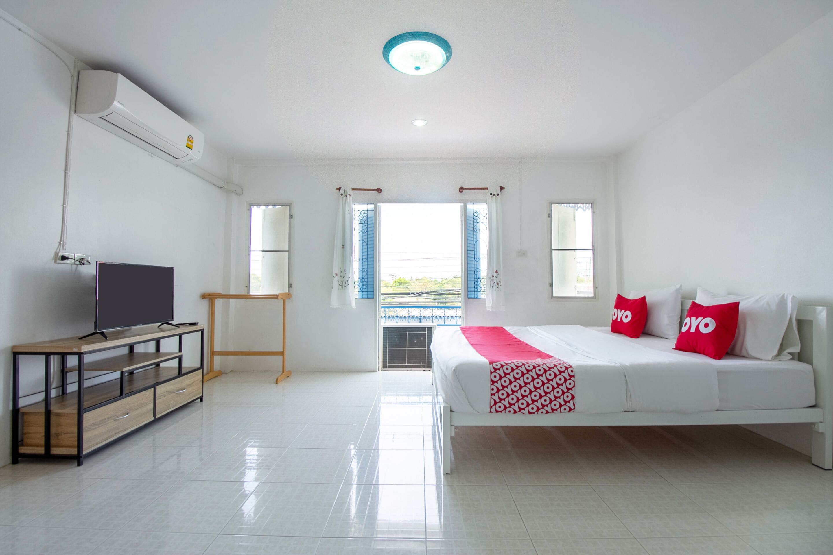 Kamar Double Standar | Meja kerja, Wi-Fi gratis, dan seprai linen