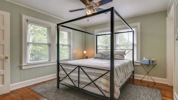 1 bedroom, in-room safe, iron/ironing board, free WiFi