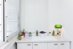 Lejlighed (One-Bedroom Apartment with Balcony) | Balkon