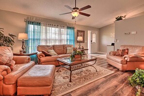 TV, computer monitors - Centrally Located Deltona Home with Pool & Yard (Deltona)