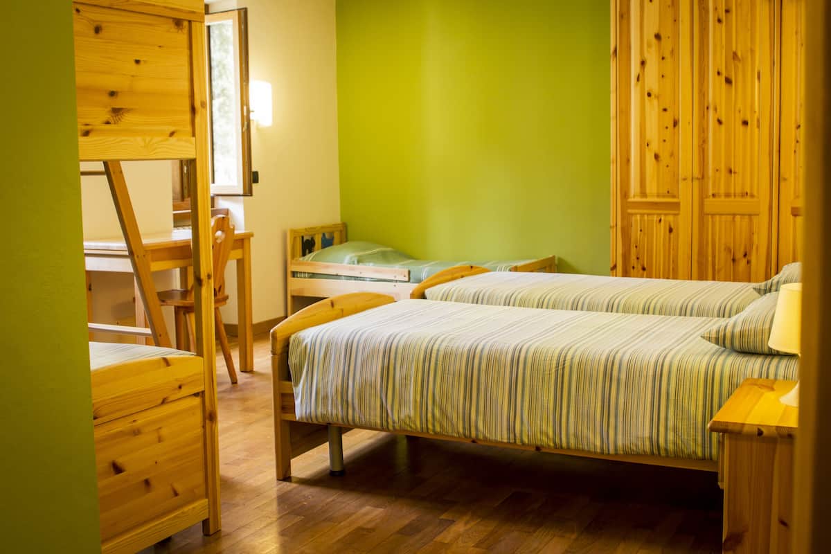 Family Room | In-room safe, soundproofing, WiFi (free)