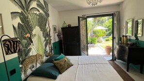 3 slaapkamers, een strijkplank/strijkijzer, wifi, beddengoed