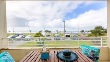 Leilighet, 2 soverom, havutsikt | Terrasse/patio