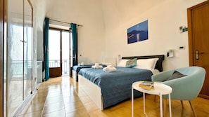 2 habitaciones, caja de seguridad en la habitación y escritorio