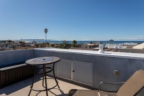 Property grounds - Beautiful Updated House with Ocean Views in Downtown Pismo (Pismo Beach)