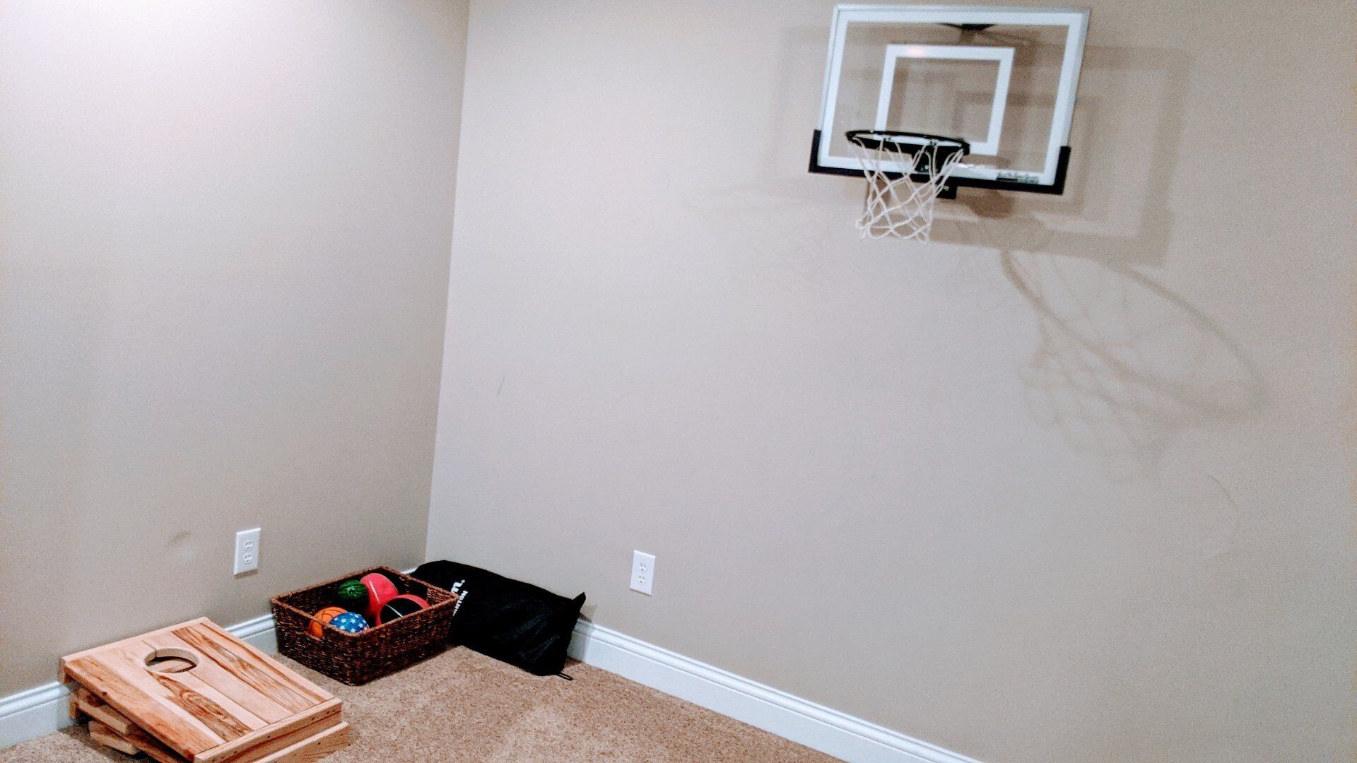 Fall dates open 🍁 61 FIVE ⭐️ Reviews Fire pit, Ping Pong, Foosball table