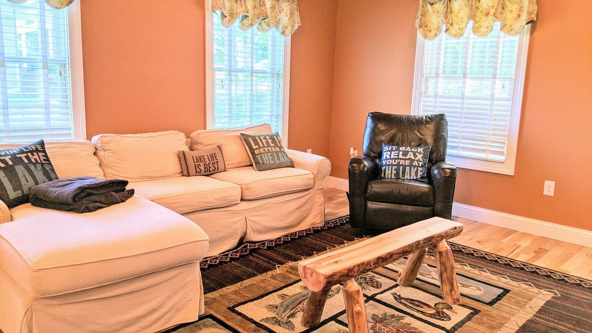 Fall dates open 🍁 61 FIVE ⭐️ Reviews Fire pit, Ping Pong, Foosball table