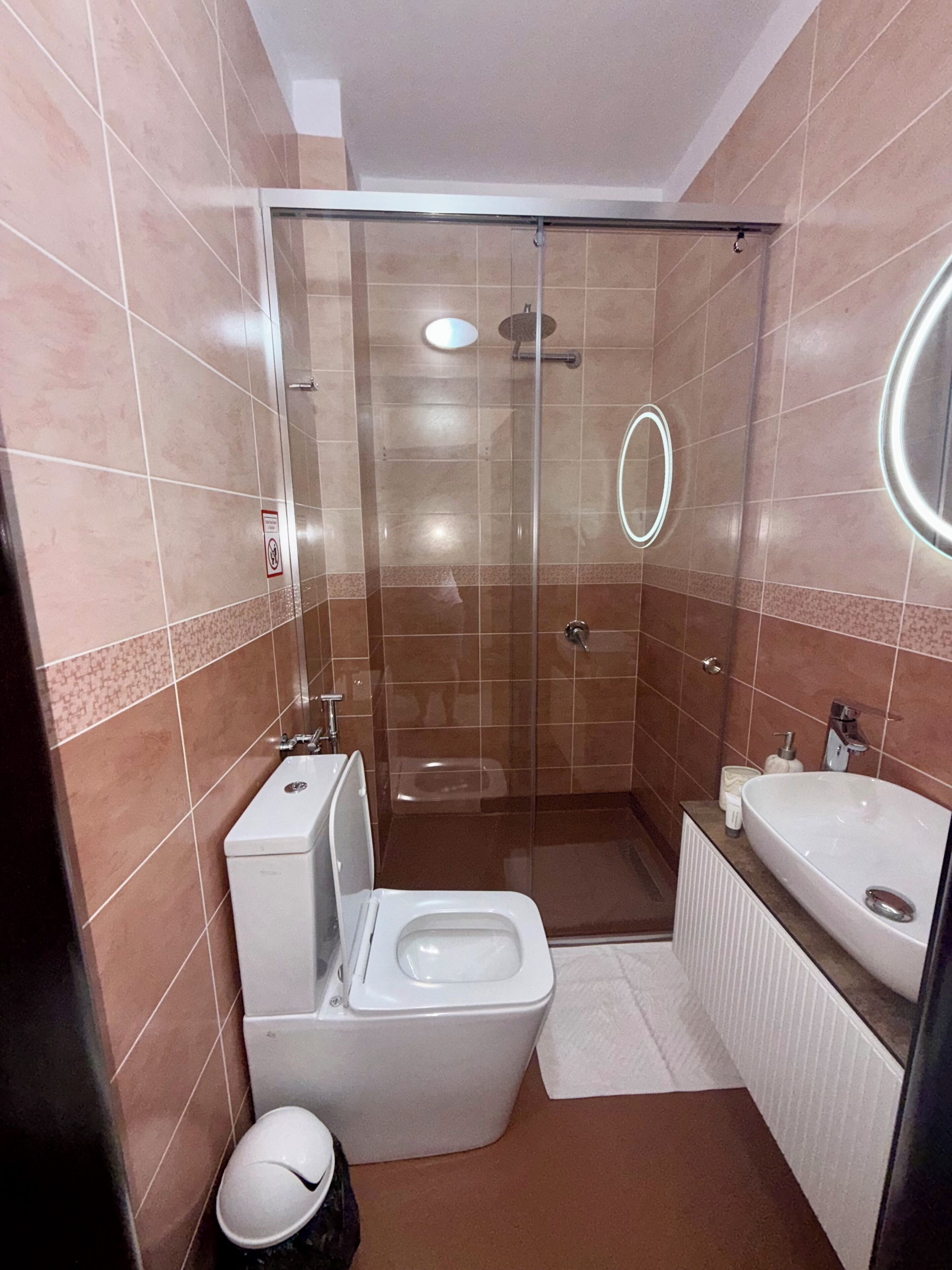 Photo - Al Hotel