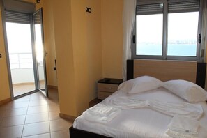 Standard-Doppelzimmer | Schreibtisch, kostenloses WLAN