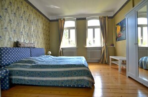 Apartment (Turmzimmer) | 1 bedroom, individually decorated, individually furnished - Altes Pfarrhaus Gondershausen (Gondershausen)